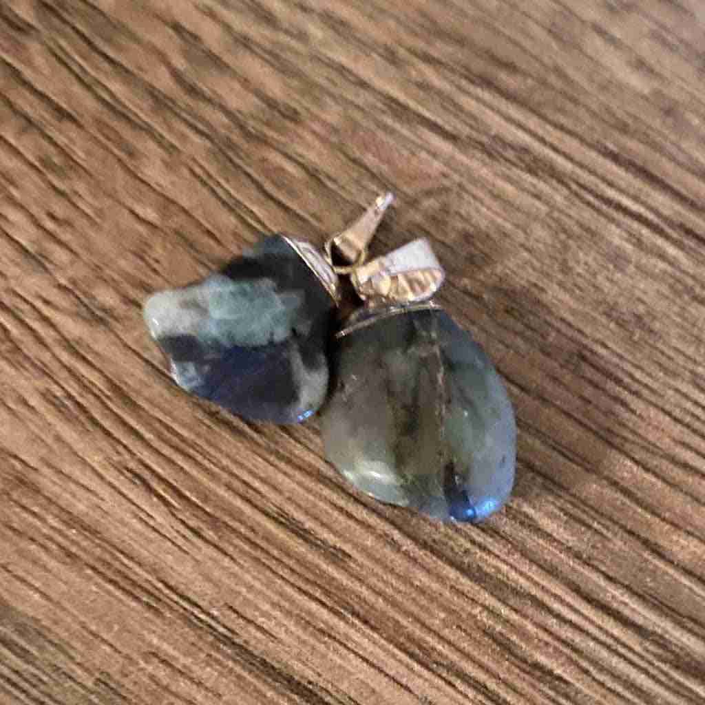 (image for) Emerald Tumbled Stone Pendant