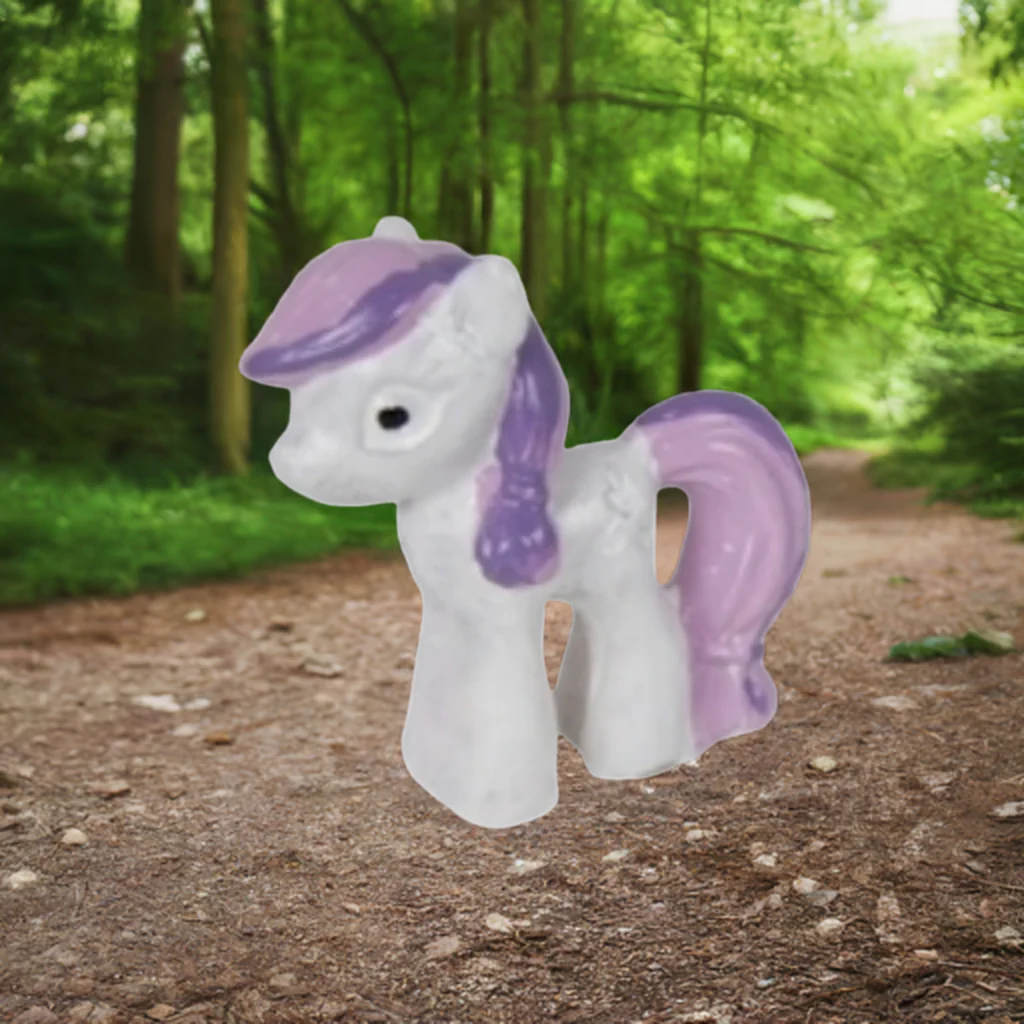 (image for) White Mini Horse